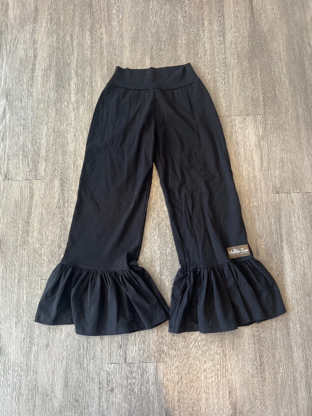 NWT Matilda Jane classic black big ruffle cropped pants (XS)